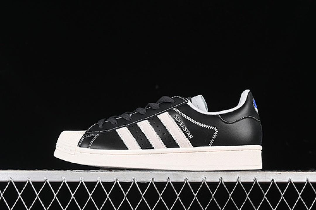 Unbranded [IF1780]-[SUPERSTAR CARBON/CLOUD WHITE/GREY TWO]-[WOMAN:35-39]-[MAN:40-45], photo 1