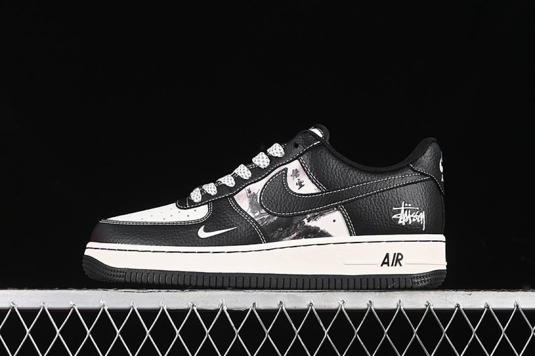Nike Nike AIR FORCE 1 07 LOW BLACK/WHITE · XZ6188-555, photo 1