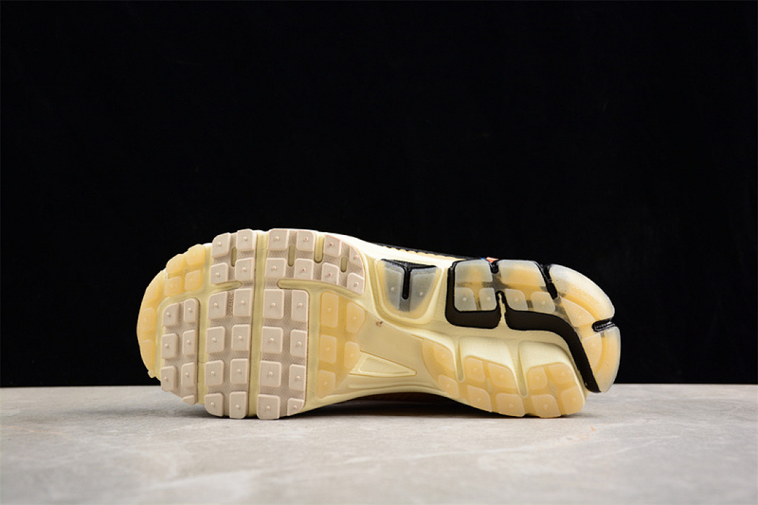 Nike [FN7649-419]-[ZOOM VOMERO 5 SP WHITE/BLACK/YELLOW/BROWN]-[WOMAN:36-39]-[MAN:40-45] - Image 13