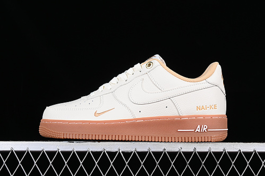 Nike [NK0621-988]-[AIR FORCE 1 07 LOW NAI-KE WHITE/YELLOW/BROWN]-[WOMAN:36-39]-[MAN:40-45], photo 1