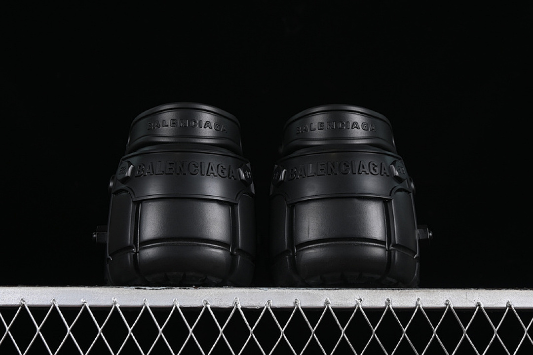 Balenciaga [W1S8N1010]-[BA*LEN*CIAGA HARDCROCS SLIDE BLACK]-[WOMAN:36-39]-[MAN:40-45] - Image 12
