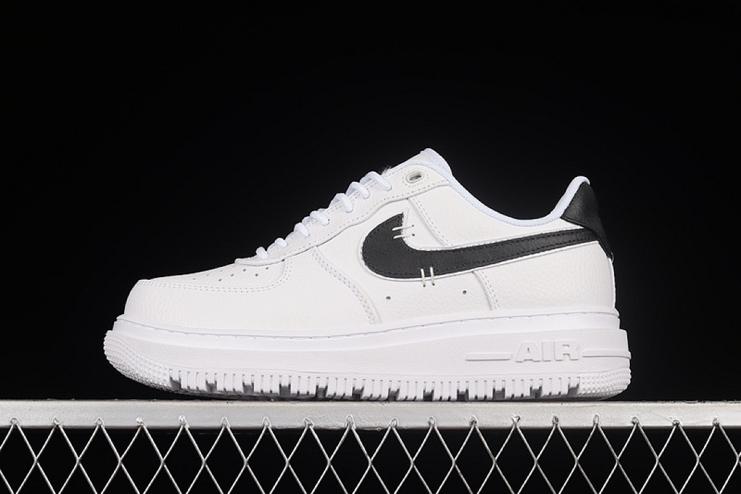 Nike [DB4109-202]-[AIR FORCE 1 LOW LUXE PEARL WHITE/PEARL WHITE/BLACK]-[MAN:40-46], photo 1