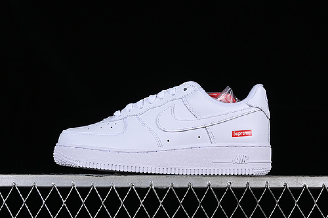 Nike Nike SUPREME AIR FORCE 1 LOW WHITE/RED · CU9225-100, photo 1
