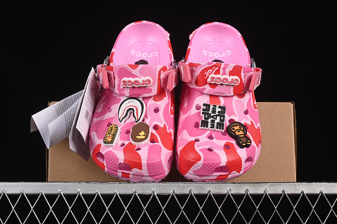 Crocs [BAPE X CROCS CLASSIC CLOG RED/PINK]-[WOMAN:36-39]-[MAN:40-46] - Image 7