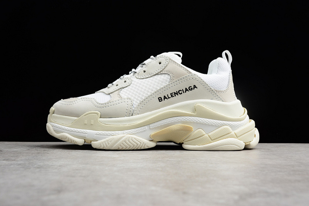 Unbranded [483513W06F19000]-[TRIPLE S SNEAKER DADSHOE BEIGE]-[WOMAN:35-39]-[MAN:40-45]-[OG00250], photo 1