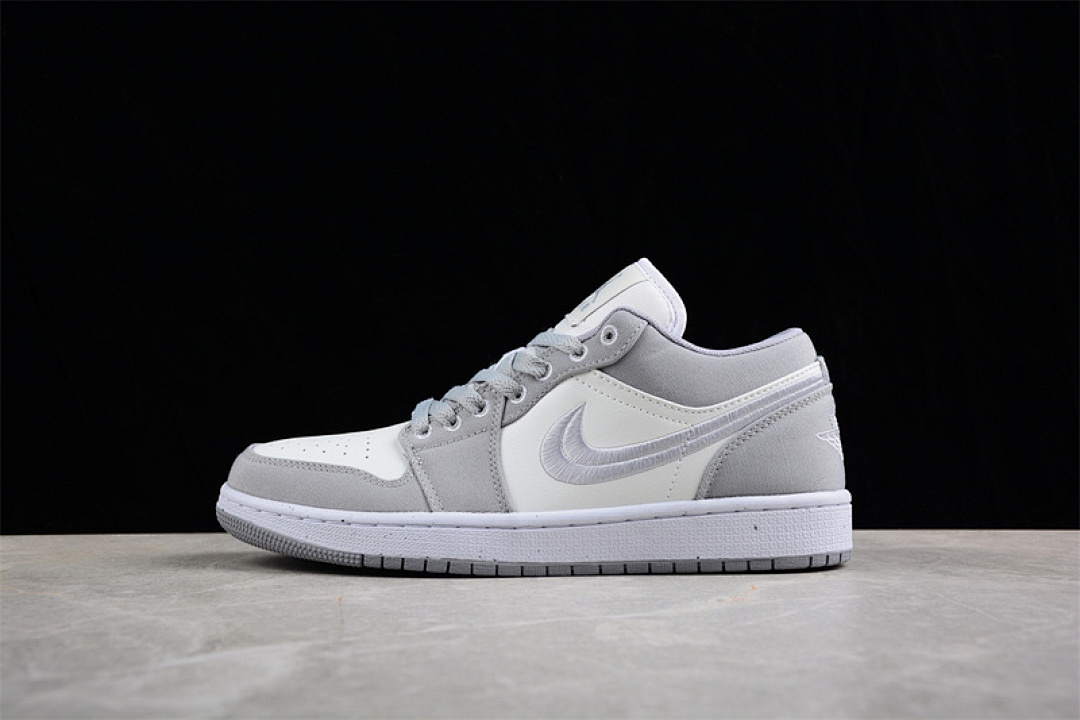 Jordan AIR Jordan 1 LOW LIGHT STEEL GREY/SAIL-WHITE · DV0426-012, photo 1