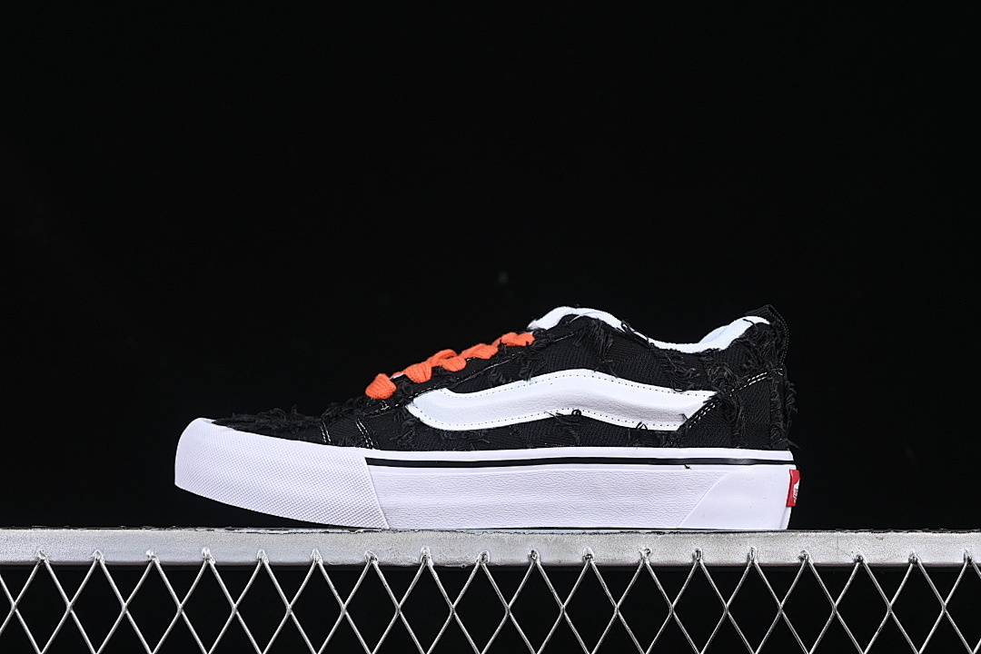 LOW-TOP RETRO CASUAL SHOES BLACK/WHITE · VN0009QC6BT, photo 1