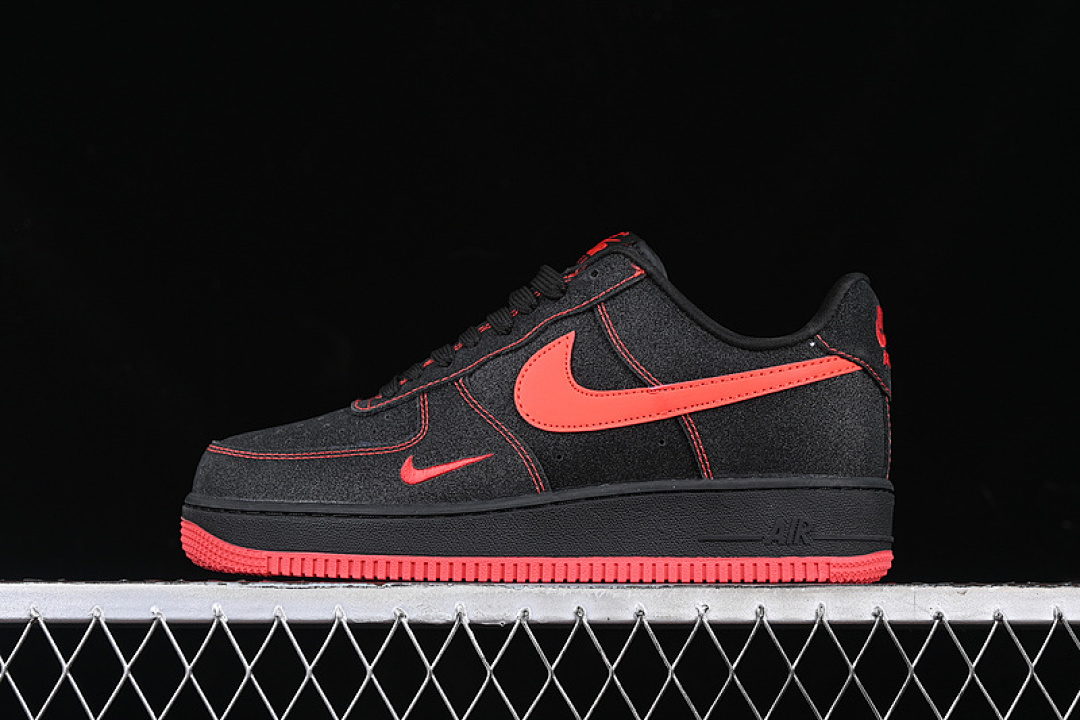 Nike Nike AIR FORCE 1 07 LOW BLACK/ORANGE · DF0188-015, photo 1