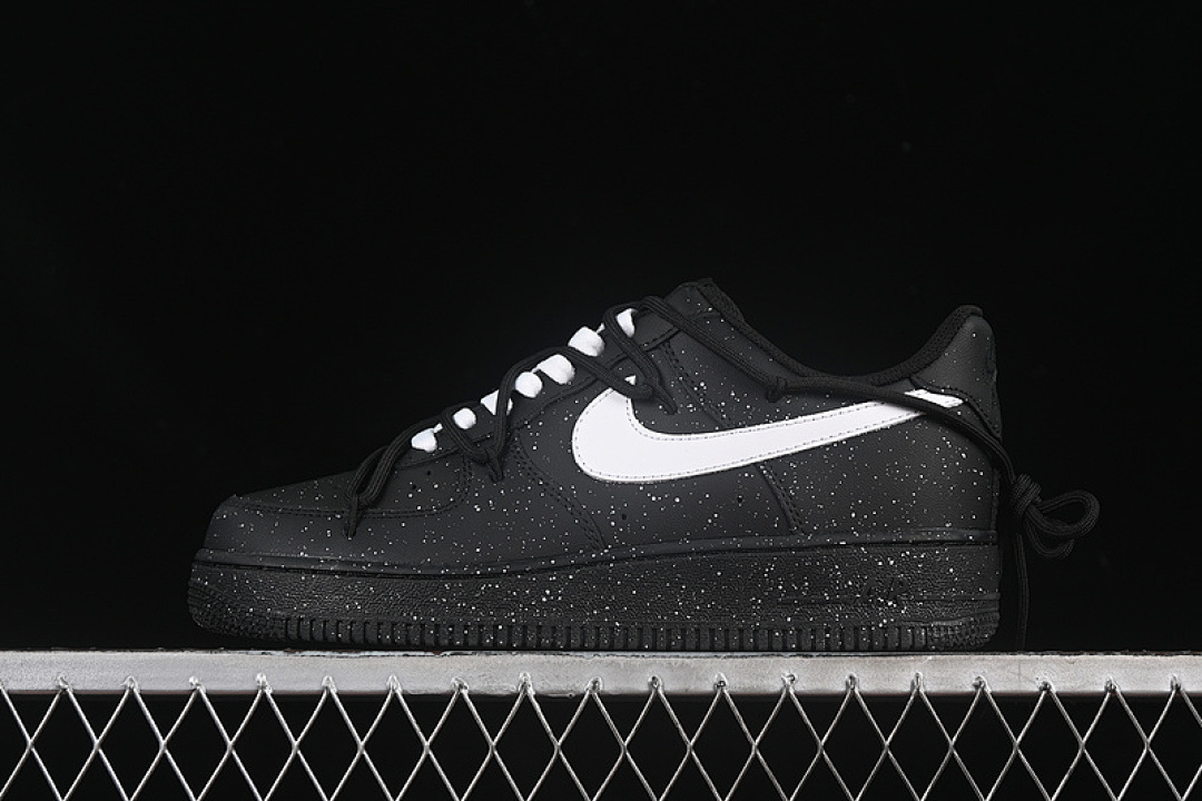Nike Nike AIR FORCE 1 07 LOW BLACK/WHITE · ZH0316-090, photo 1