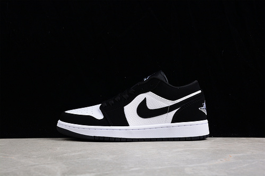 Jordan AIR Jordan 1 RETRO LOW BLACK/BLACK/WHITE · 553558-001, photo 1