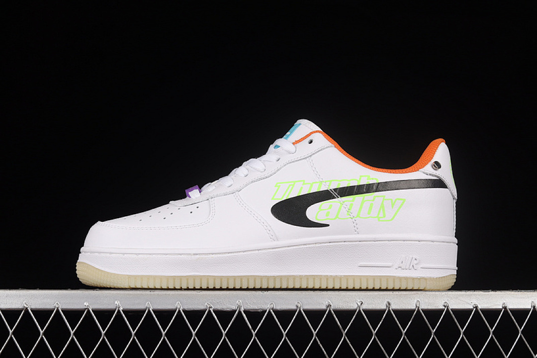Nike [DO2333-101]-[AIR FORCE 1 LOW 07 LE X THUMB CADDY WHITE/BLACK/TEAM ORANGE/TEAL]-[UNISEX:36-45], photo 1