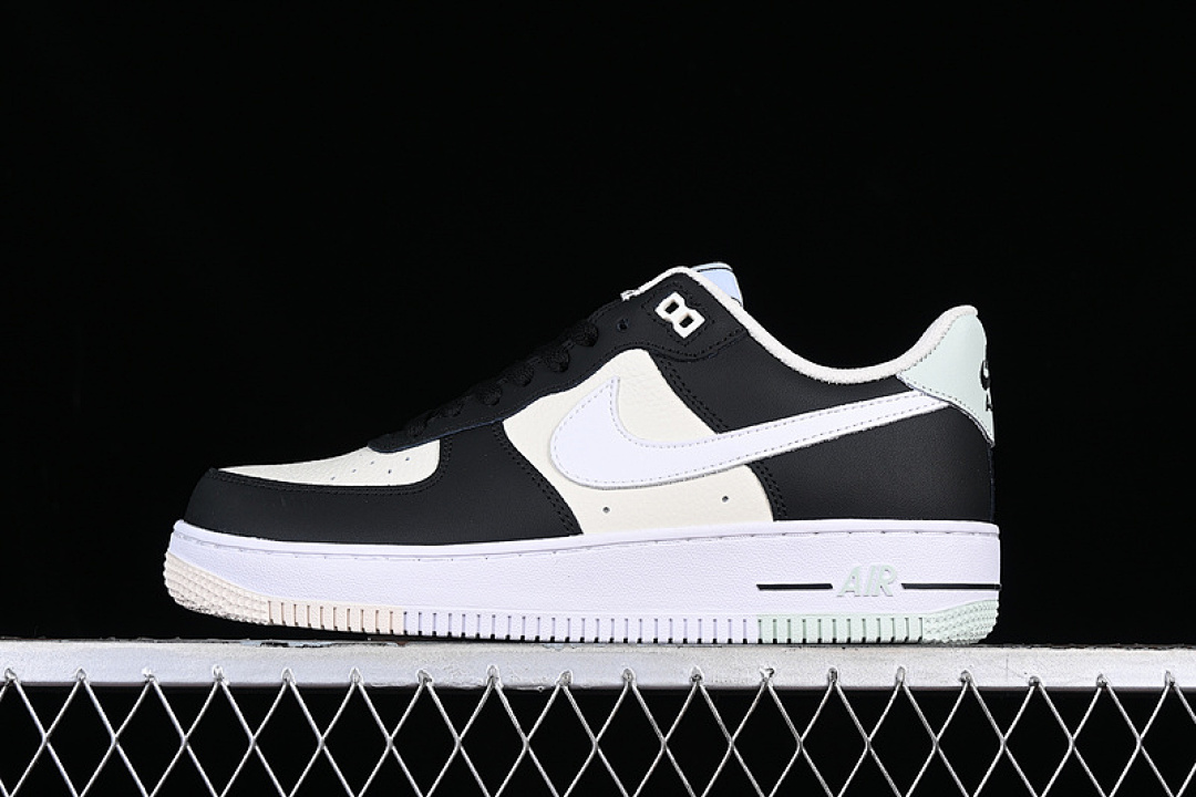 Nike [FD2592-002]-[AIR FORCE 1 07 LOW WHITE/BLACK]-[WOMAN:36-39]-[MAN:40-45], photo 1