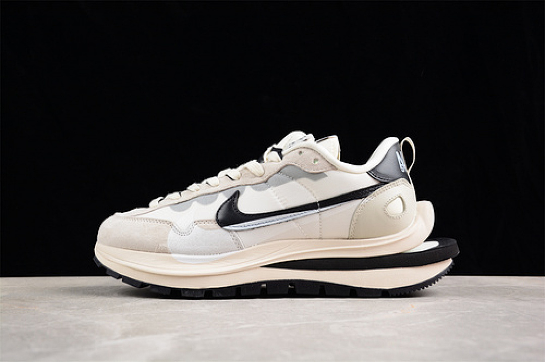 Sacai Sacai X VAPORWAFFLE NYLON BLACK WHITE/GREY/BLACK · DD1875-101, photo 1