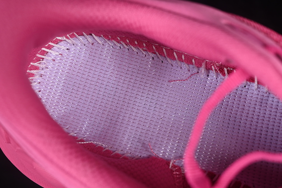 On Running [1162012 CBPPL]-[ONE BONDI 9 CUSHIONED RUNNING SHOES DARK PINK/PINK]-[WOMAN:36-39]-[MAN:40] - Image 4