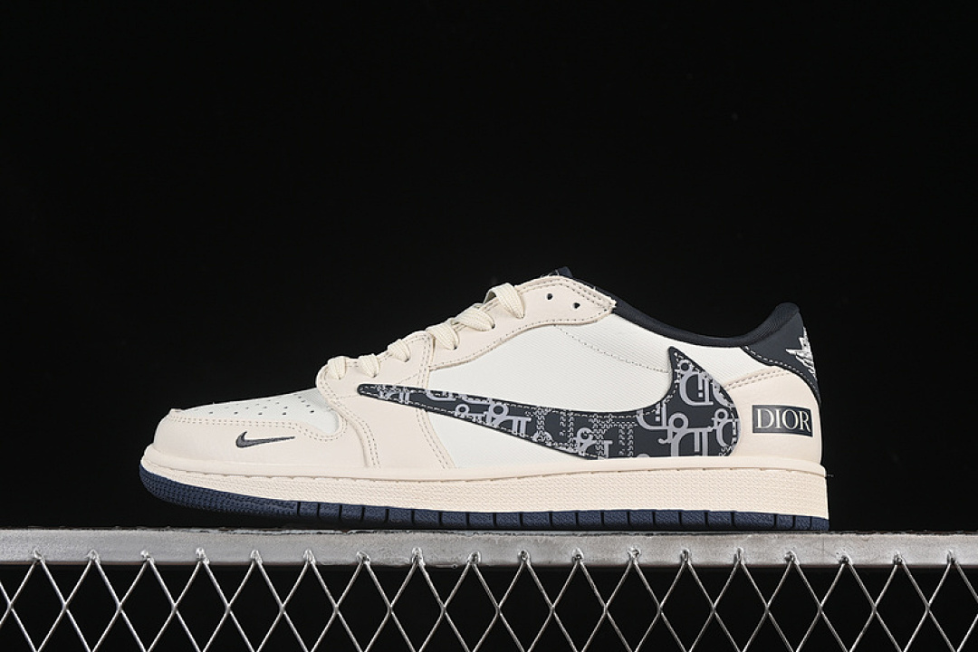 Jordan TRAVIS SCOTT X FRAGMENT DESIGN AIR Jordan 1 LOW OG SP WHITE/GREY · LD2025-024, photo 1