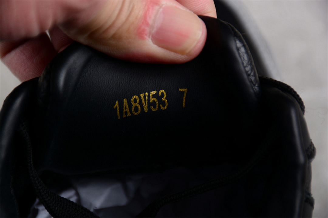 Louis Vuitton [0317174H56]-[L*V RUN AWAY SNEAKERS BLACK/WHITE]-[WOMAN:36-39]-[MAN:40-45] - Image 8