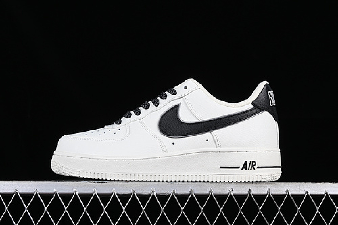Nike [NY9668-235]-[KITH AIR FORCE 1 07 LOW BLACK/WHITE]-[WOMAN:36-39]-[MAN:40-45], photo 1