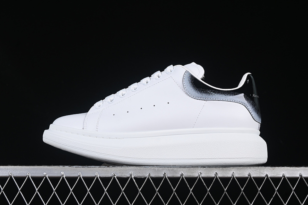 Alexander McQueen Alexander McQueen [ WHITE/BLACK]-[WOMAN:35-39]-[MAN:40-45], photo 1