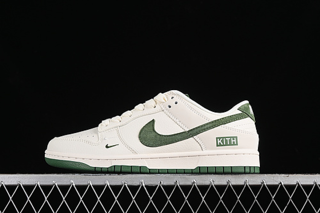 Kith Nike SB DUNK LOW KITH OFF WHITE/GREEN · DQ1098-386, photo 1