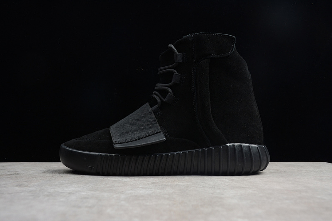 Adidas Adidas YEEZY BOOST 750 SUEDE CBLACK/CBLACK/CBLACK TRIPLE · BB1839, photo 1