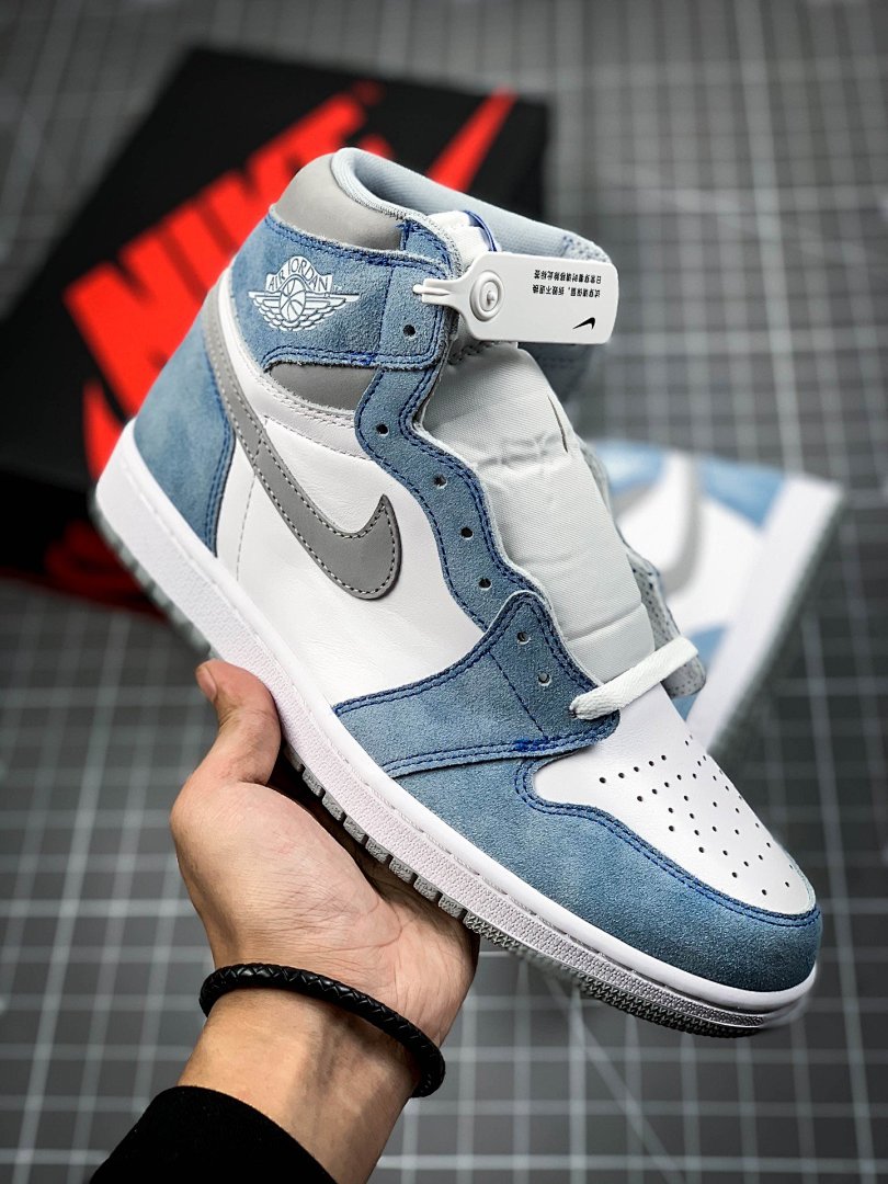 Jordan [555088-402]-[AIR JORDAN 1 RETRO HIGH OG HYPER ROYAL/LIGHT SMOKE GREY/WHITE]-[UNISEX:36-46], photo 1