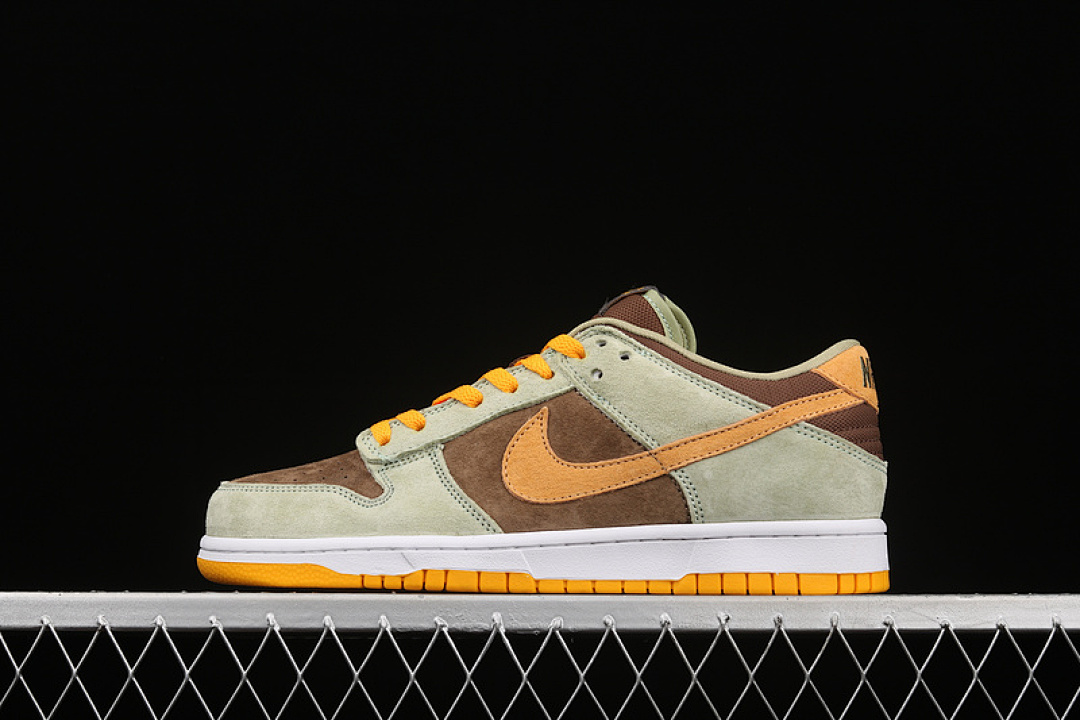 Nike Nike [DH5360-300]-[SB DUNK LOW DUSTY OLIVE/PRO GOLD]-[WOMAN:36-39]-[MAN:40-45], photo 1