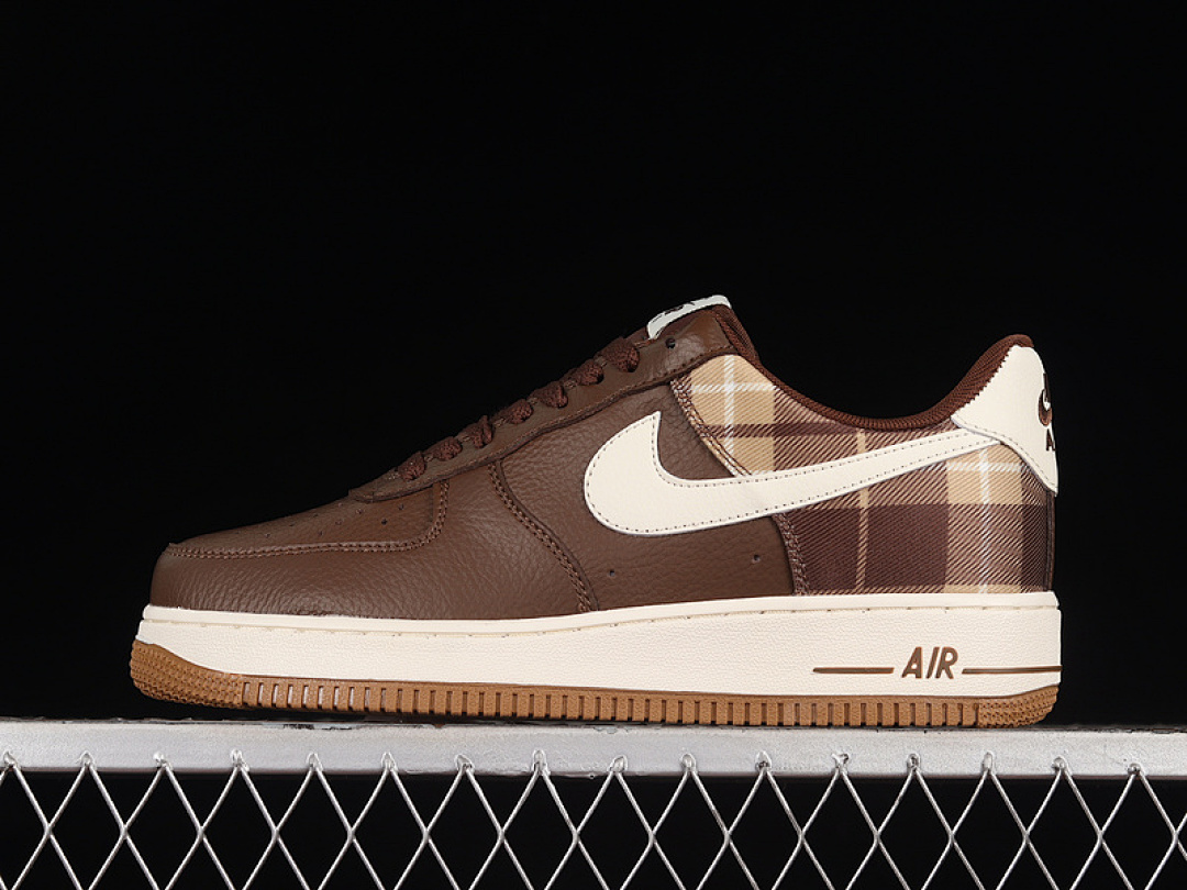 Nike Nike AIR FORCE 1 LOW 07 LX CACAO WOW/PALE IVORY/CACAO WOW · DV0791-200, photo 1