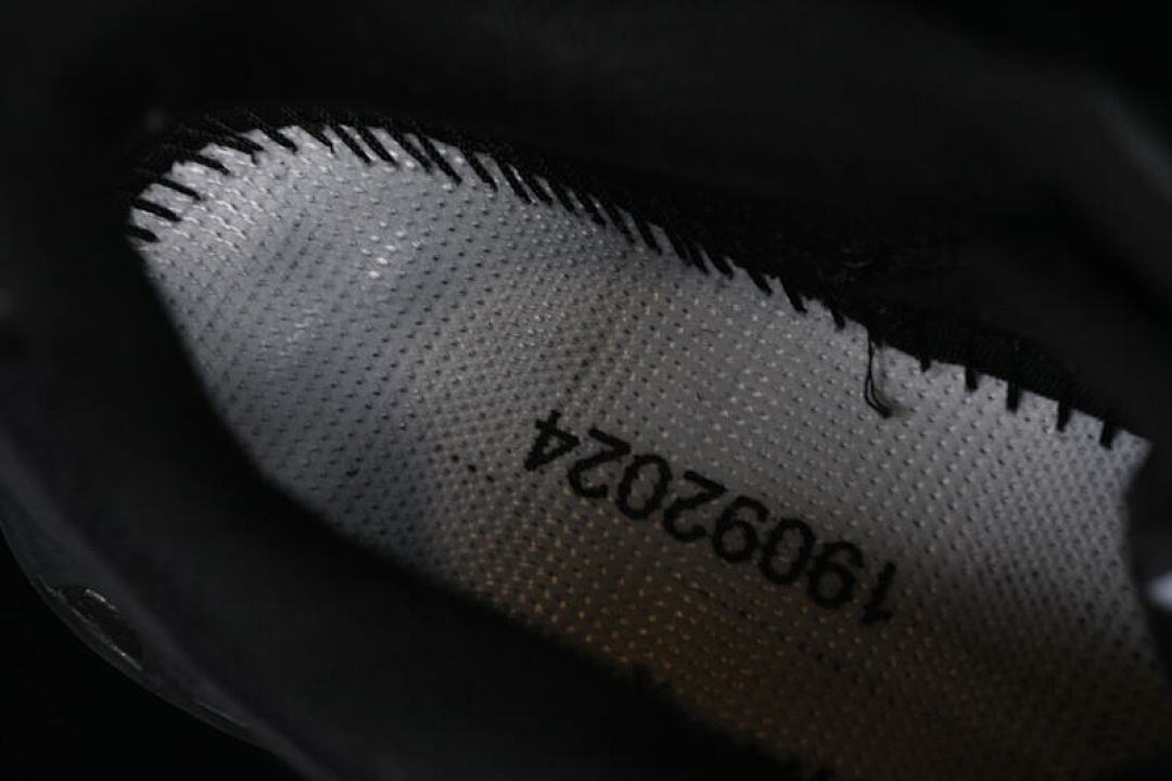 On Running [410139-28]-[OUTDOOR TRAIL RUNNING SHOES BLACK/BLACK/BLACK]-[WOMAN:36-39]-[MAN:40-45] - Image 5