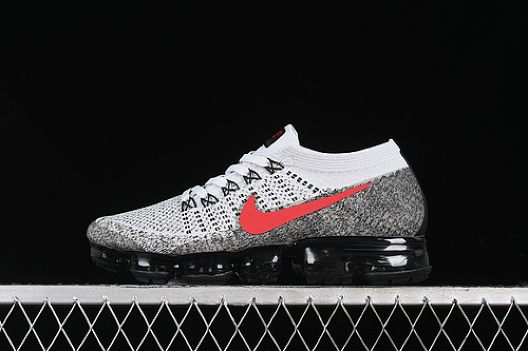 AIR VAPORMAX PURE PLATINUM/UNIVERSITY RED · 849558-020, photo 1