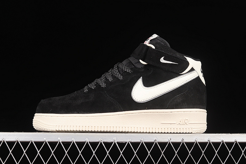 Nike Nike AIR FORCE 1 07 MID BLACK/BLACK/WHITE · AA1118-009, photo 1