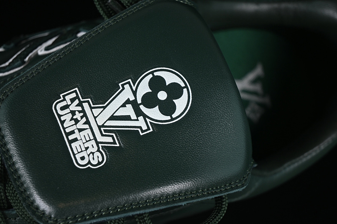 Louis Vuitton [LOUIS VUITTON FOOTPRINT SOCCER 2025 GREEN]-[WOMAN:35-39]-[MAN:40-46] - Image 8