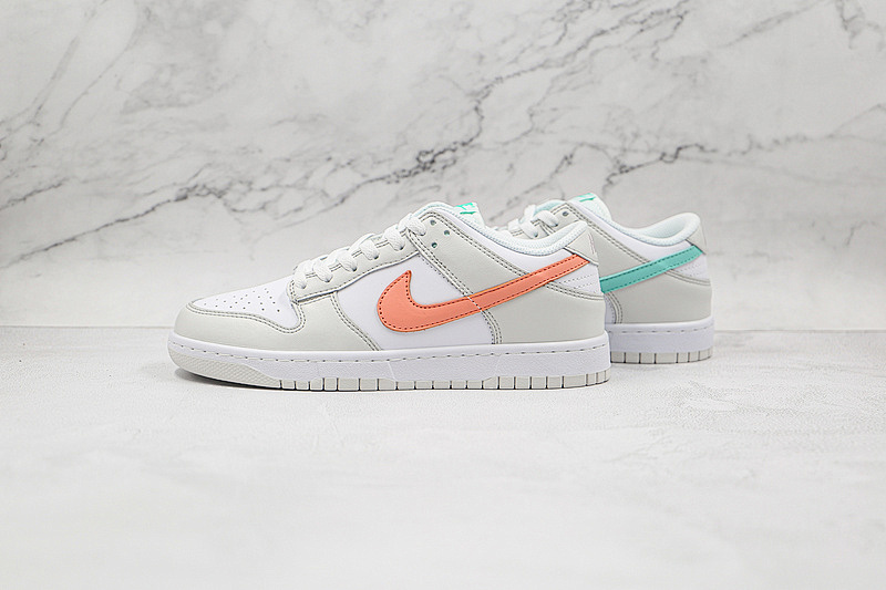 Nike SB DUNK LOW GS MISMATCH SWOOSH TROPICAL WHITE/BONE/PEACH/AQUA · CW1590-101, photo 1