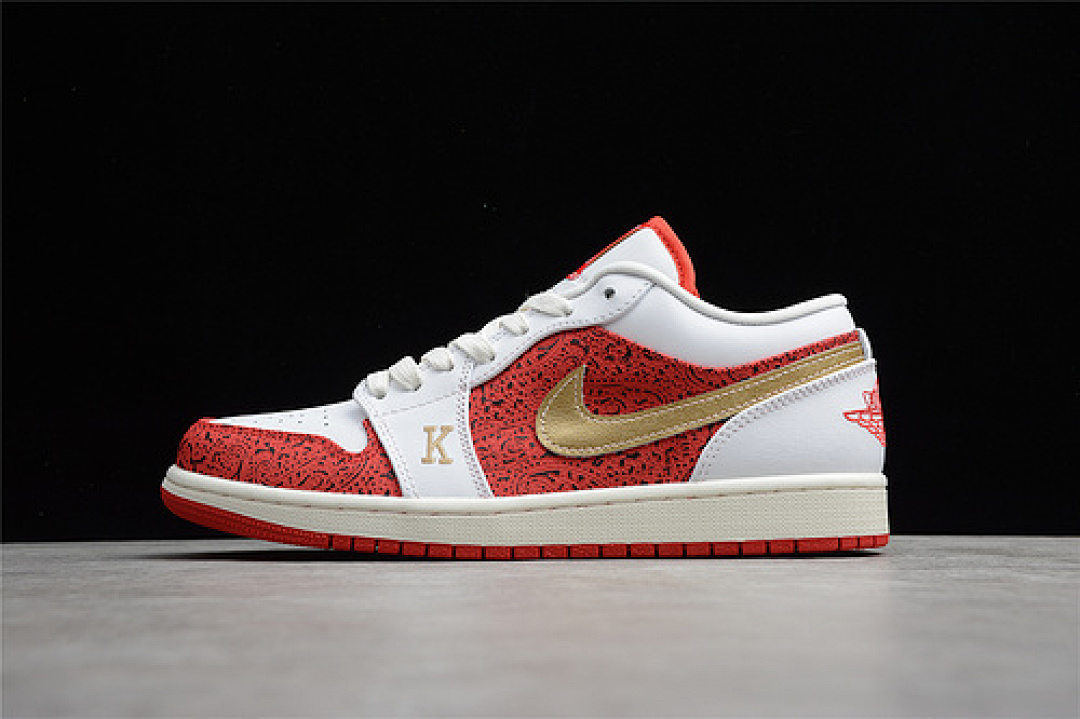 Jordan [DJ5185-100]-[CJ AIR JORDAN 1 LOW SE SPADES WHITE/UNIVERSITY RED/METALLIC GOLD]-[MAN:40-46], photo 1