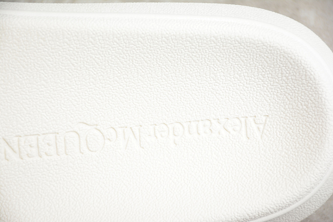 Crocs [BA*LEN*CIAGA POOL CROCS WHITE]-[WOMAN:36-39]-[MAN:40-45] - Image 4