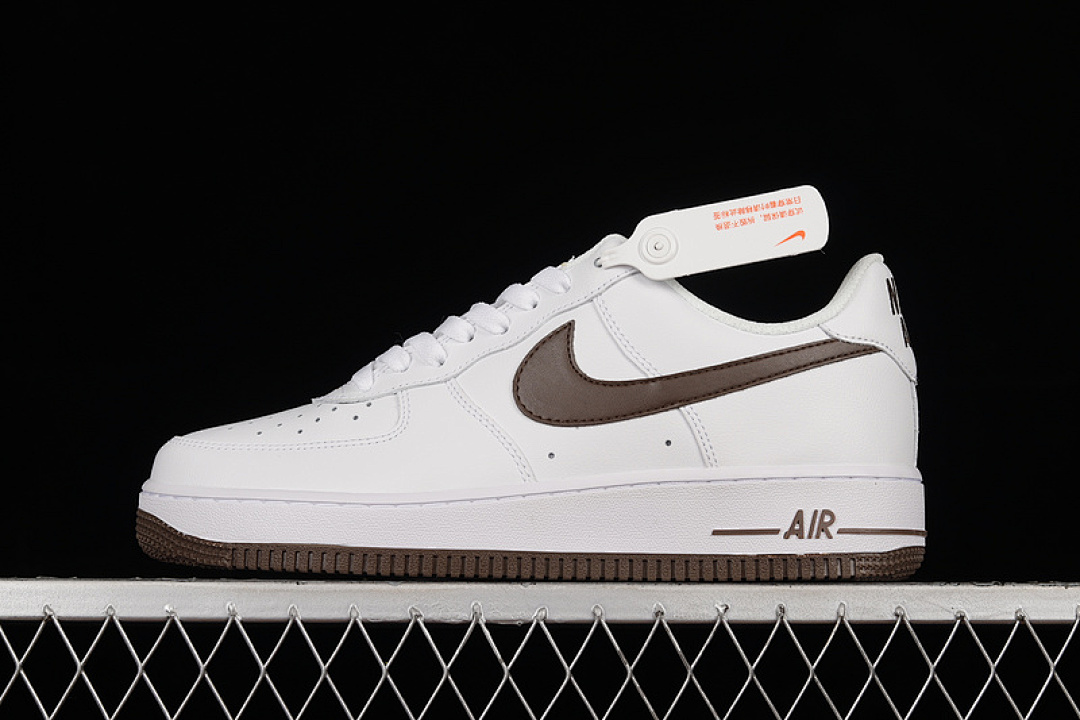 Nike Nike AIR FORCE 1 LOW 07 WHITE/WHITE/DARK BROWN · DM0576-100, photo 1
