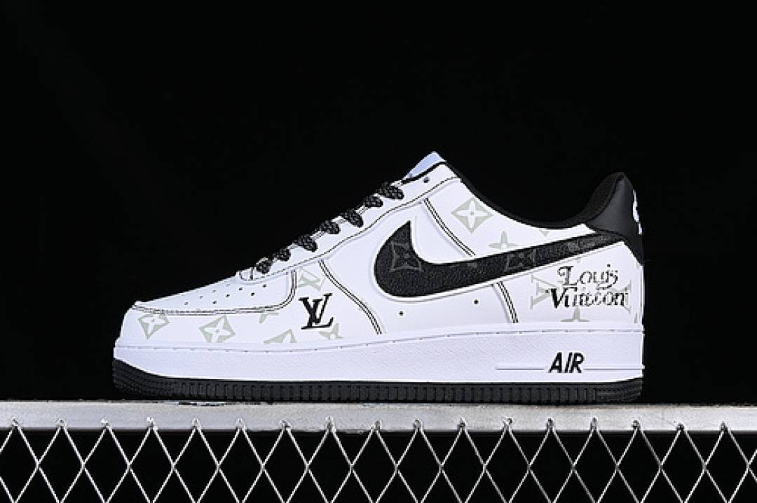 Nike [BS8805-602]-[AIR FORCE 1 07 LOW WHITE/BLACK]-[WOMAN:36-39]-[MAN:40-45], photo 1
