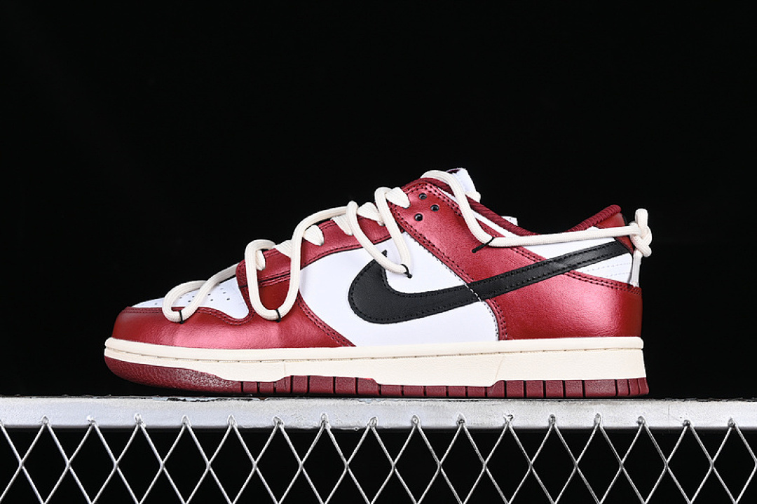 Unbranded [FJ4555-100]-[SB DUNK LOW PRM WHITE/RED/BLACK]-[WOMAN:35-39]-[MAN:40-46], photo 1