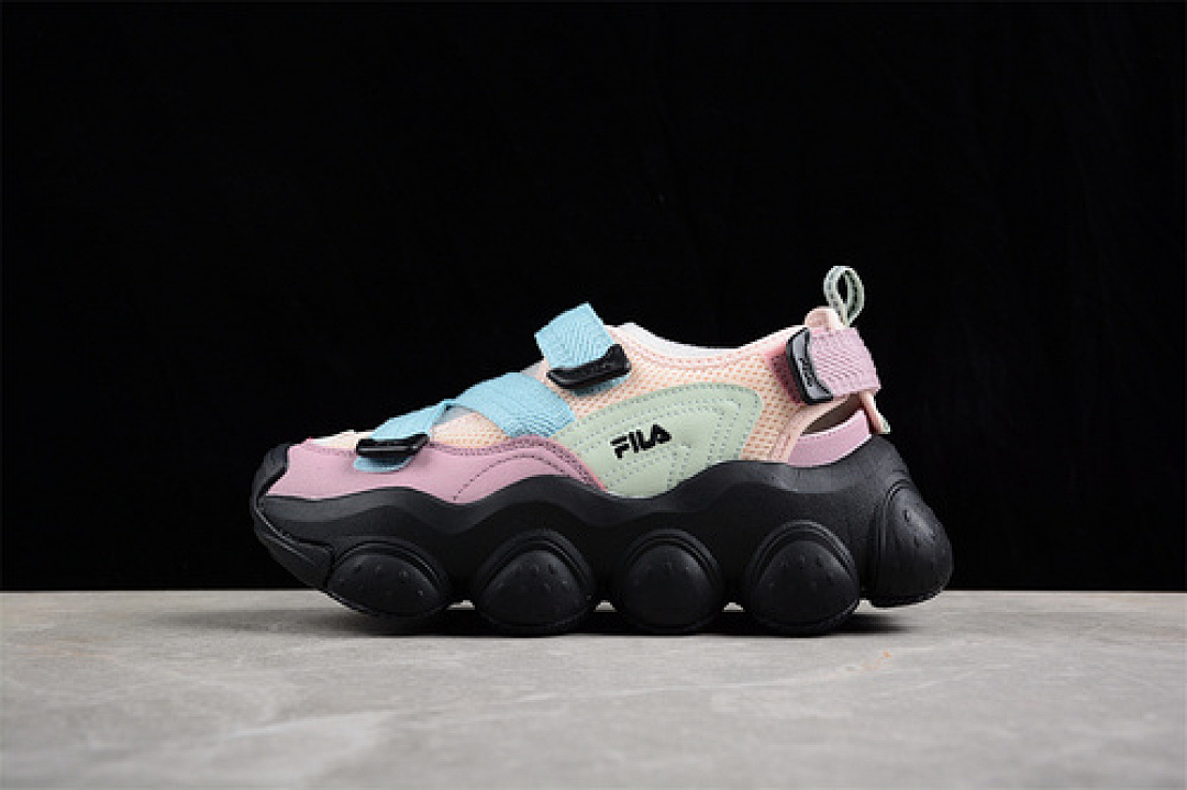 Fila [F12W321403FSD]-[FILA FUSION BLACK/BLUE/GREEN/PINK]-[WOMAN:35.5-40], photo 1