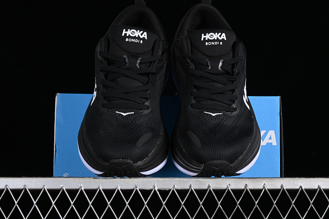 On Running [1123202 BWHT]-[HOKA ONE BONDI 8 WHITE/BLACK]-[WOMAN:36-39]-[MAN:40-45] - Image 16