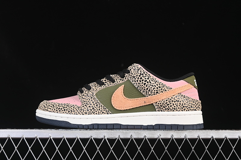 Nike ARTS-REC SKATESHOP SB DUNK LOW PRO BLACK/GREEN/PINK/BEIGE · IH3211-200, photo 1