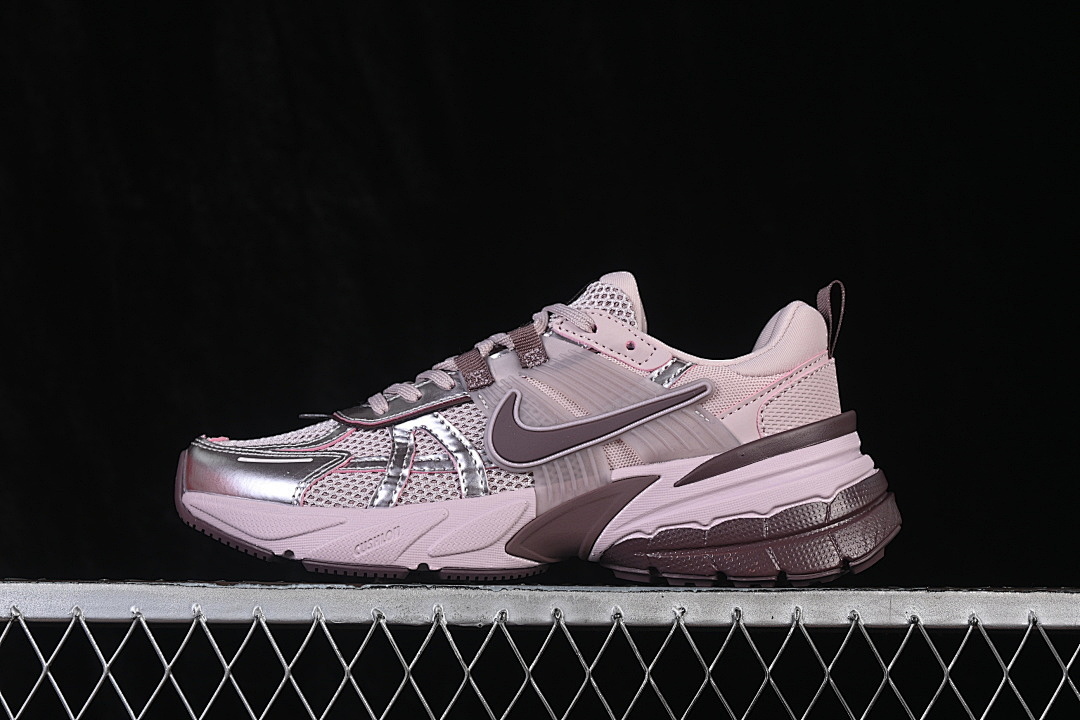ANTI SLIP RETRO RUNNING SHOES PINK/COFFEE/SILVER · FD0736-602, photo 1
