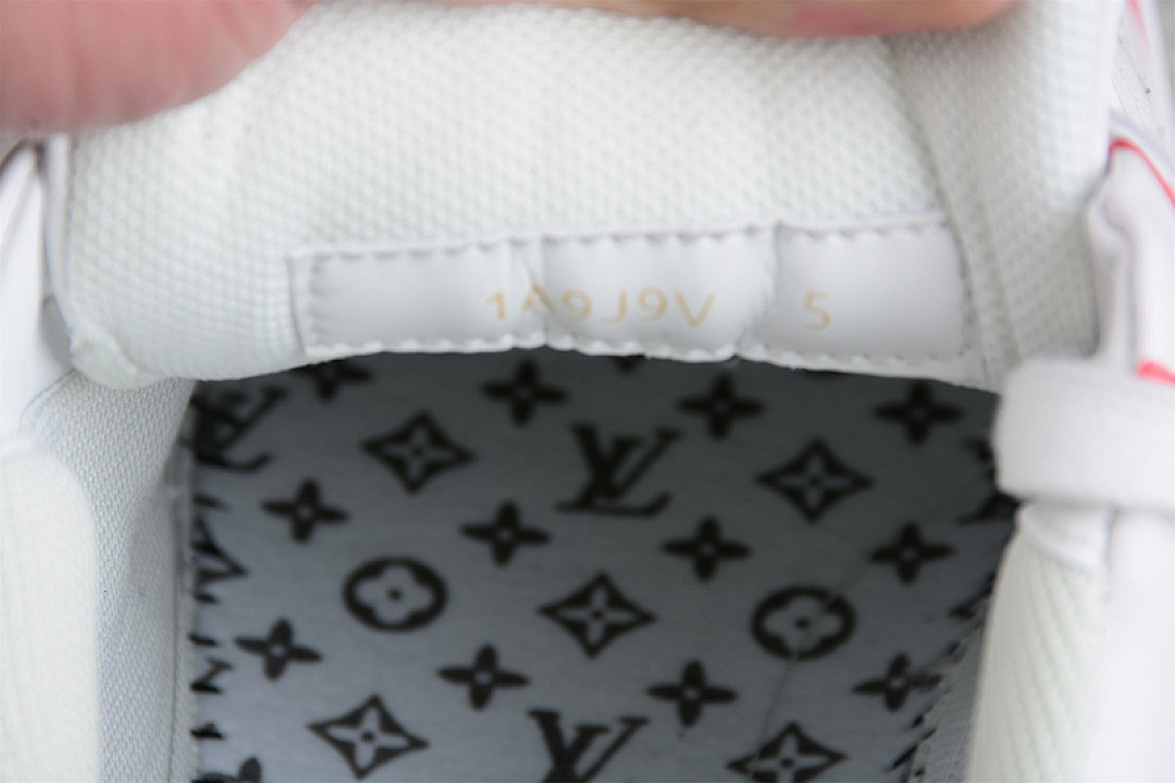 Louis Vuitton [L*V TRAINER SHOES LOW WHITE/WHITE/RED]-[MAN:38-45] - Image 3