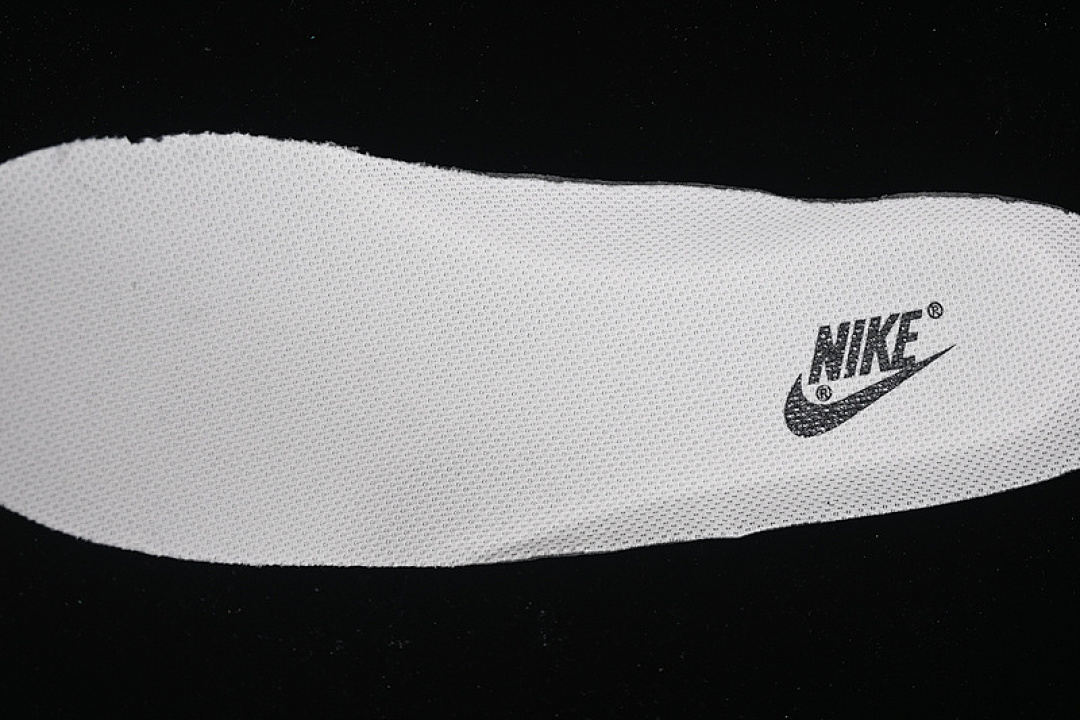Nike [HH7518-040]-[AIR FORCE 1 07 LOW WHITE/SILVER/BLACK]-[WOMAN:36-39]-[MAN:40-45] - Image 4
