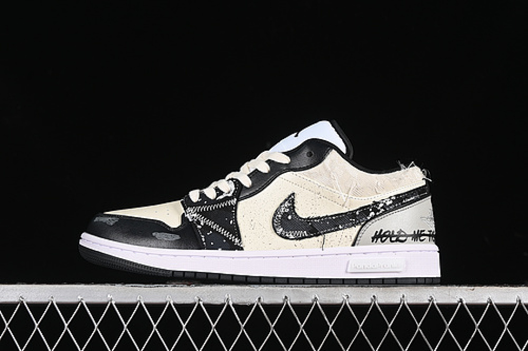 Jordan AIR Jordan 1 LOW WHITE/BLACK/GREY · 553558-132, photo 1