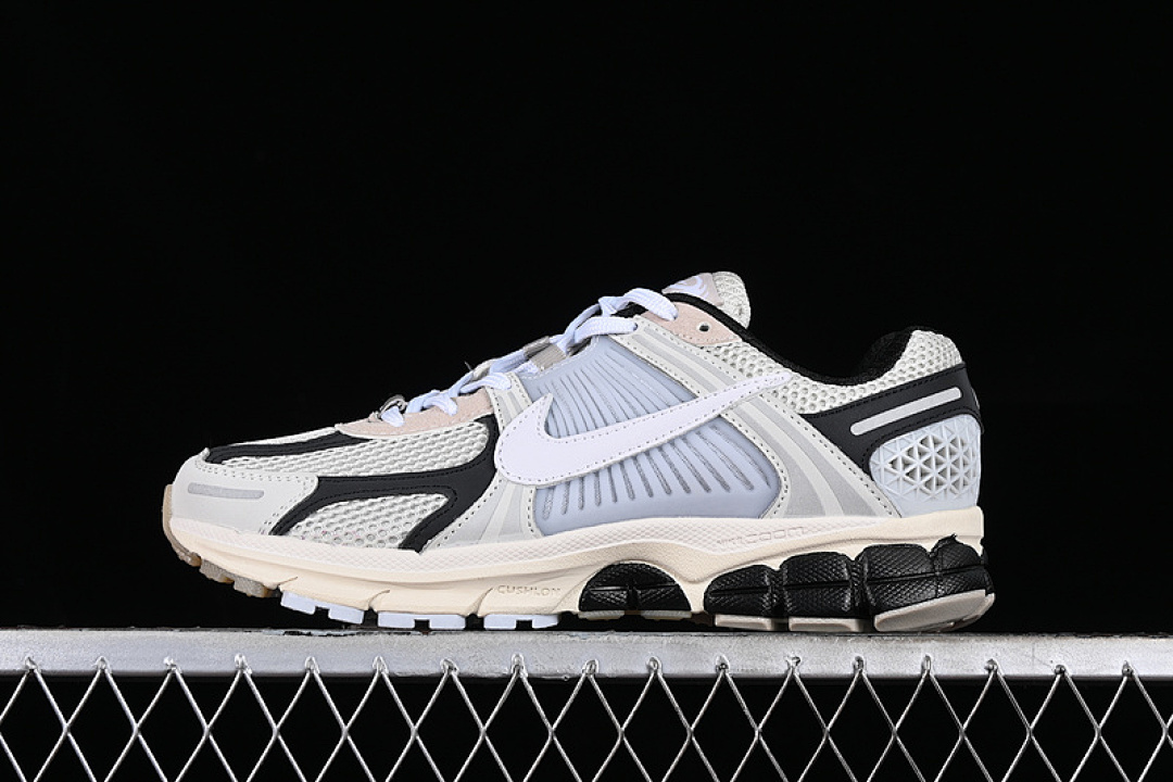 Nike [FN7649-110]-[ZOOM VOMERO 5 WHITE/GREY/BLACK]-[WOMAN:36-39]-[MAN:40-45] - Image 2