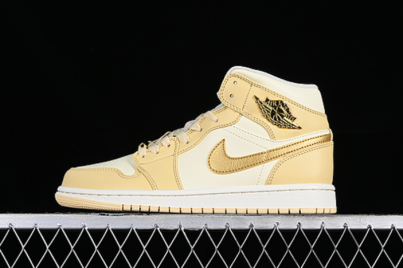 Jordan AIR Jordan 1 MID WHITE/BLACK/GOLD · FB9892-200, photo 1