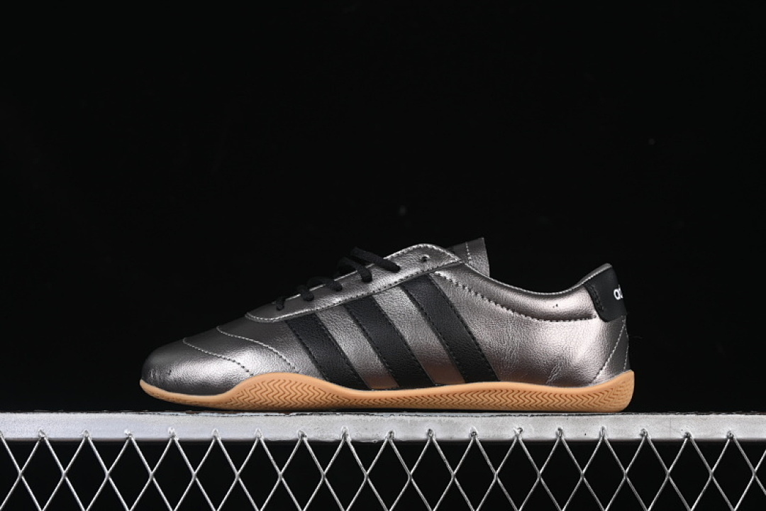GRAND COURT LOW TOP TENNIS SHOES SILVER/KHAKI/BLACK · JQ9681, photo 1