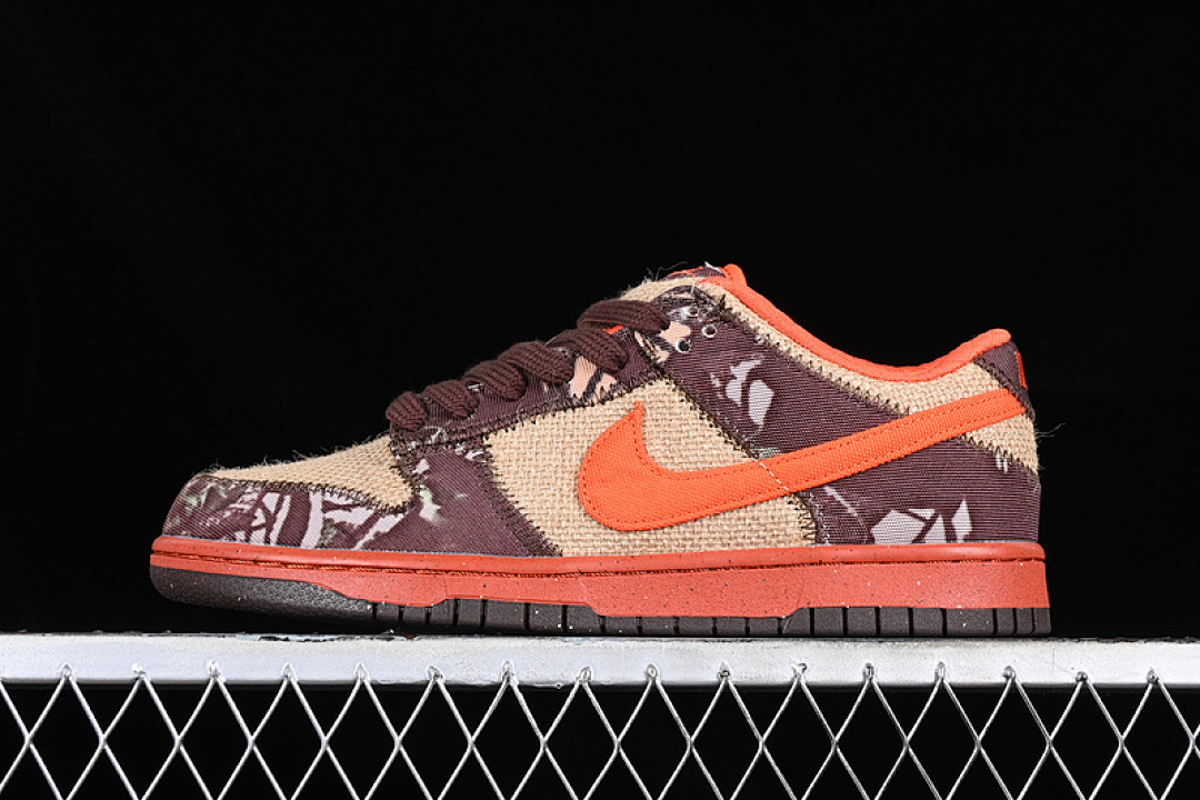 Unbranded [304292-281]-[DUNK LOW PRO SB HUNTER REESE FORBES NATURAL BURLAP/ORANGE BLAZE]-[UNSIZE:36-46], photo 1