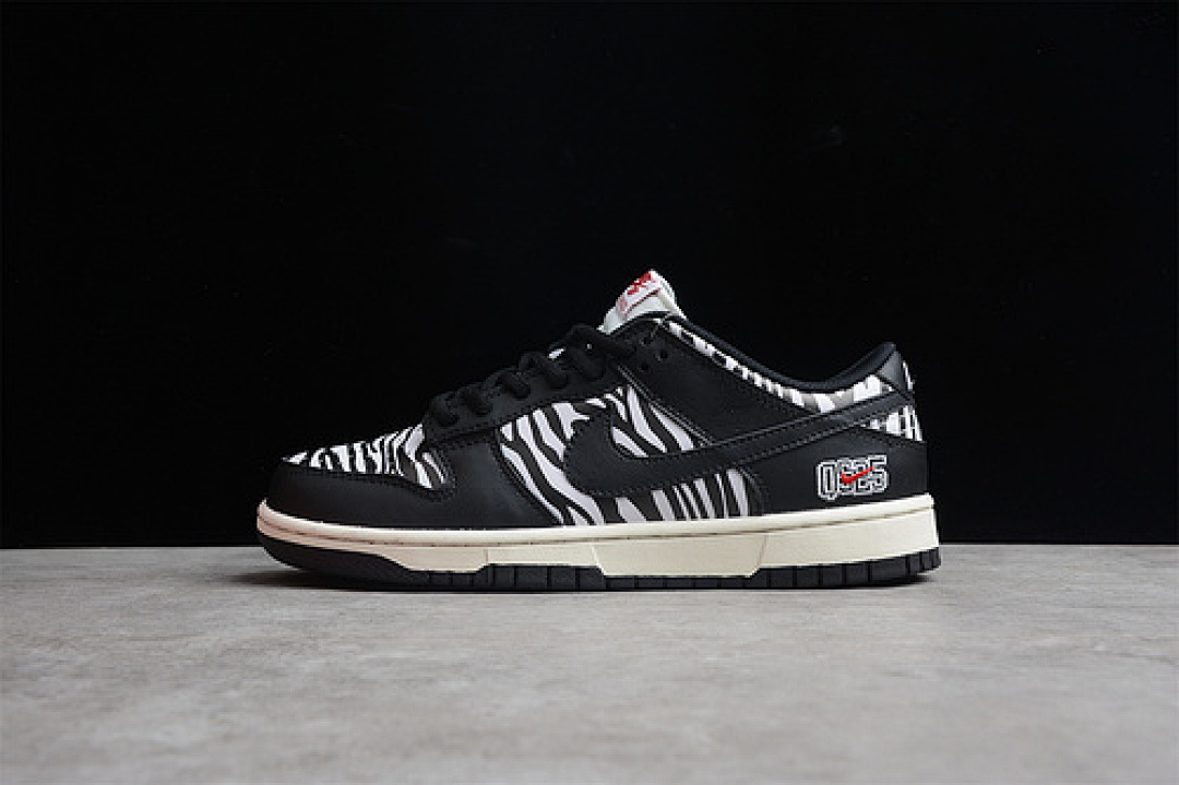Quartersnacks Nike QUARTERSNACKS X DUNK LOW SB LITTLE DEBBIE’S ZEBRA CAKES BLACK/BLACK/WHITE · DM3510-001, photo 1