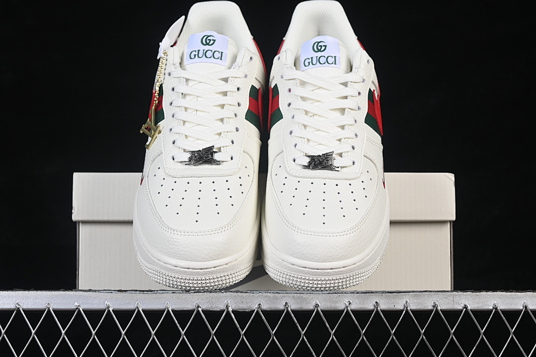 Nike [XY9025-015]-[AIR FORCE 1 07 LOW CASUAL SNEAKERS WHITE/RED/GREEN]-[WOMAN:36-39]-[MAN:40-45] - Image 13